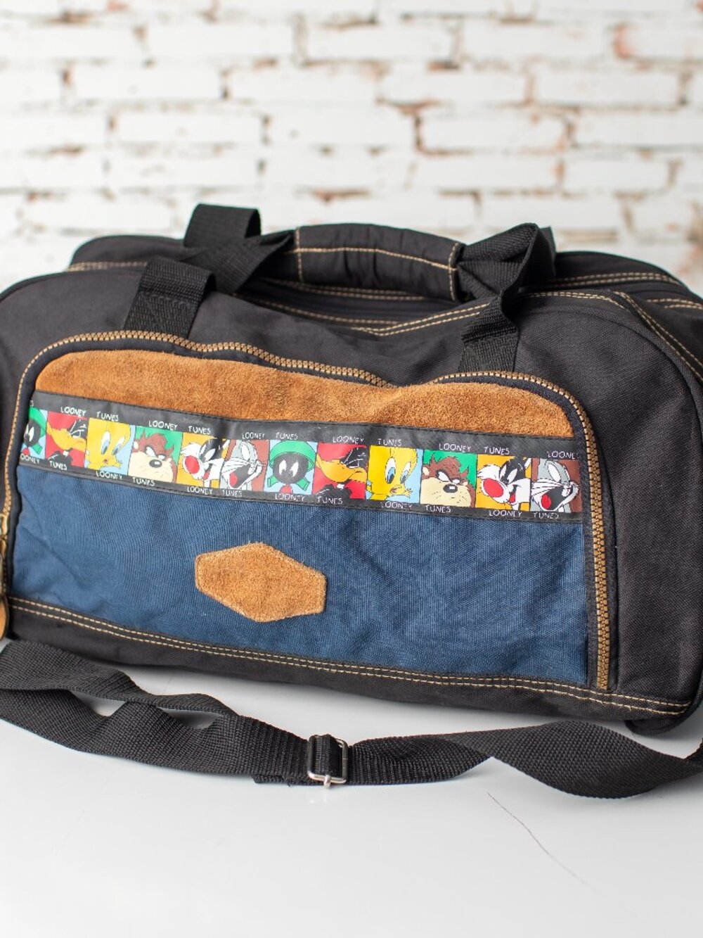 Vintage Looney Tunes Duffel Bag Bugs Bunny Tweety Tasmanian Devil Gym Travel Bag